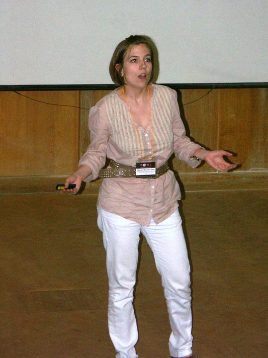 Marina Mariano Juste from the ICFO - Institut de Ciències Fotòniques, Barcelona, Spain present her award winning talk "A novel technique for obtaining organic photovoltaic devices"